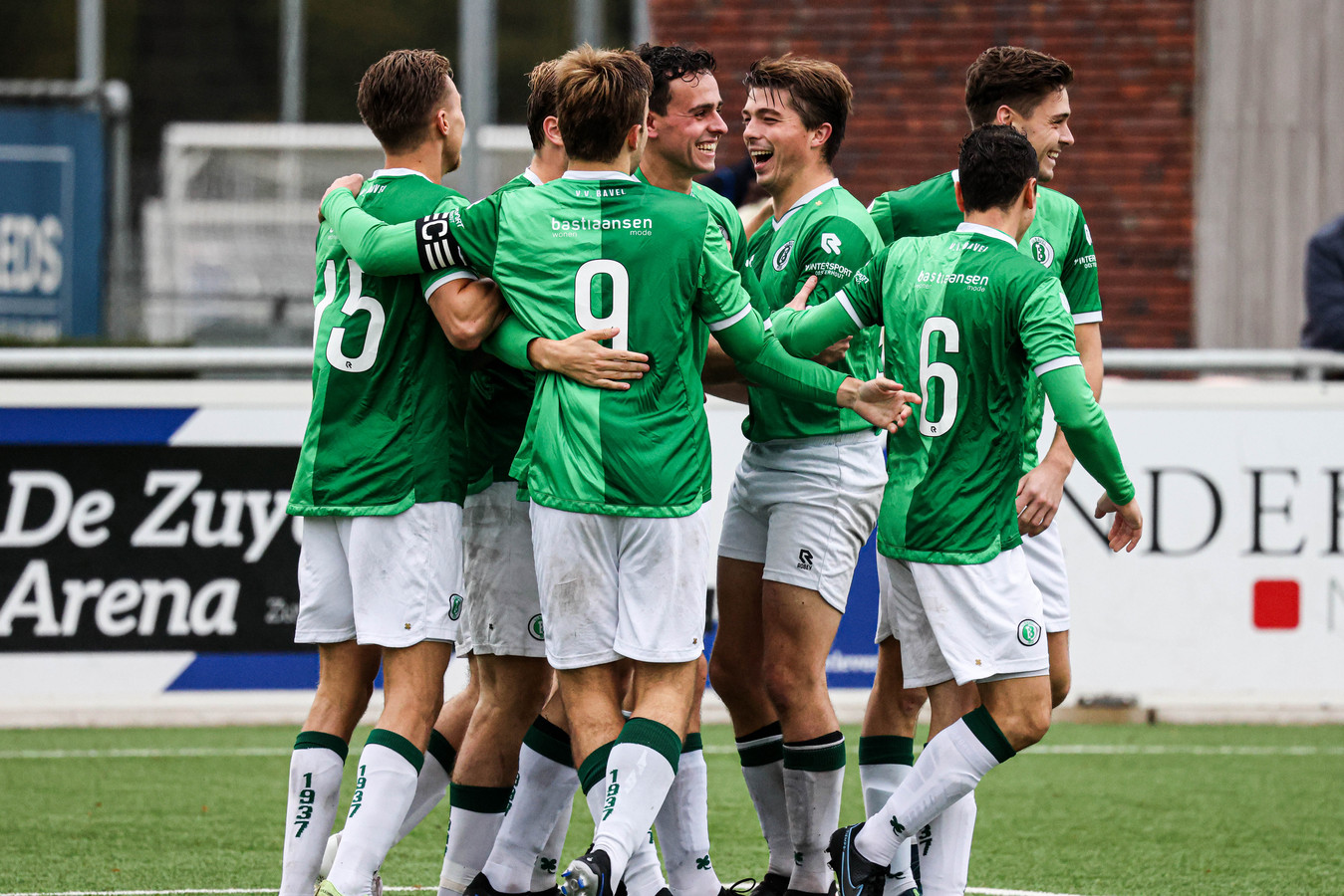 Bavel schrikt van strenge straf KNVB: ‘Ik heb de scheidsrechter níét geduwd’