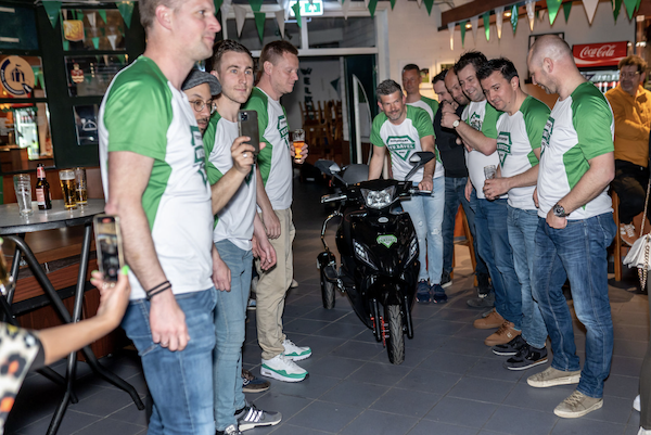 V.V. Bavel-Superstars steken lid Bart hart onder de riem | v.v. Bavel